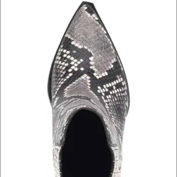 Marc Fisher LTD
Alva leather Bootie - Picture 5 of 10